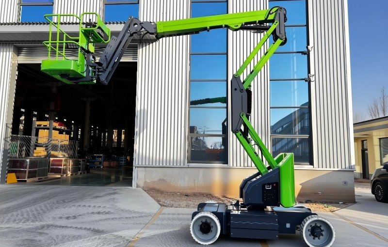 Plataforma elevadora eléctrica articulada ATLAPEX: flexible, duradera y con alta capacidad de carga.