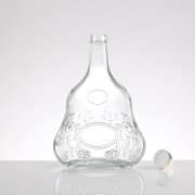 Elegant Leaf Patterned Liquor Glass Bottle (4)