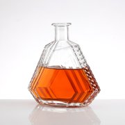 500ML Triangle Liquor Glass Bottle (2)