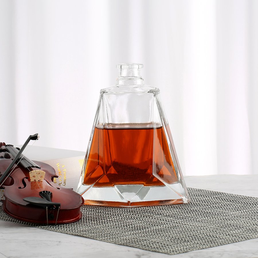 Trapezoidal flat glass liquor bottle (1)