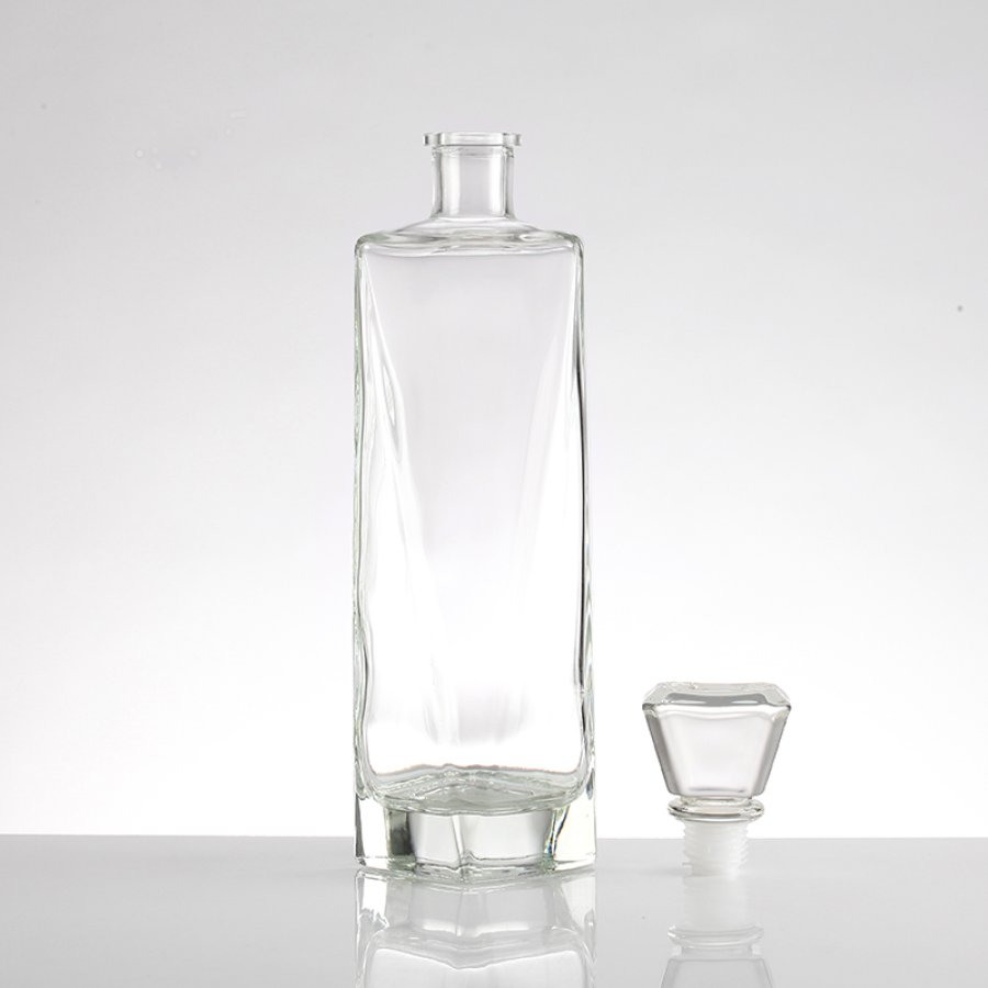 700ML Hot Sale Liquor Glass Bottle With Lids (7)