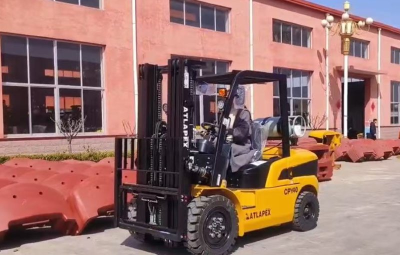 ATLAPEX LPG 4-Ton Forklift: Power, Efficiency, and Environmental Excellence