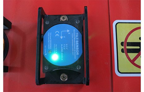 -水平传感，倾斜角度大于2度，设备停止工作