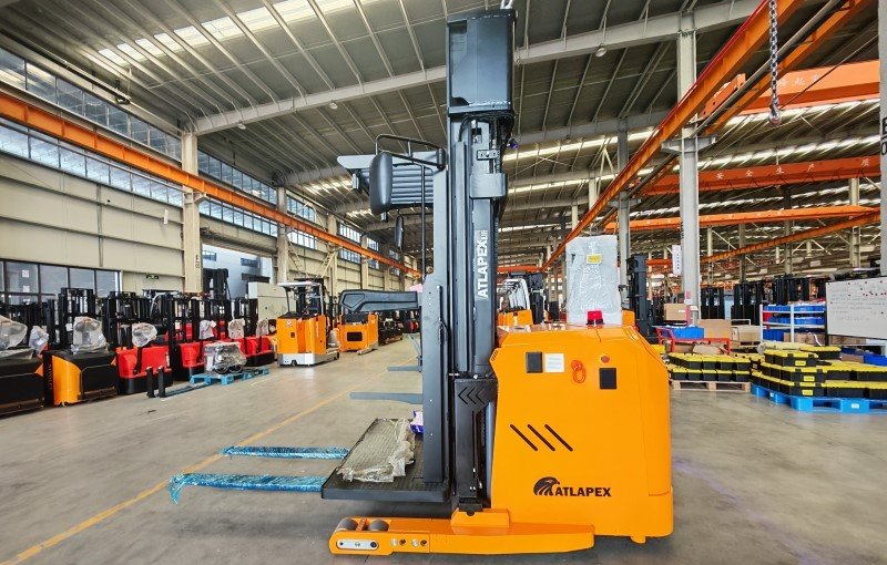 1.5T Stand-on Electric Order Picker: Elevate Your Warehouse Efficiency