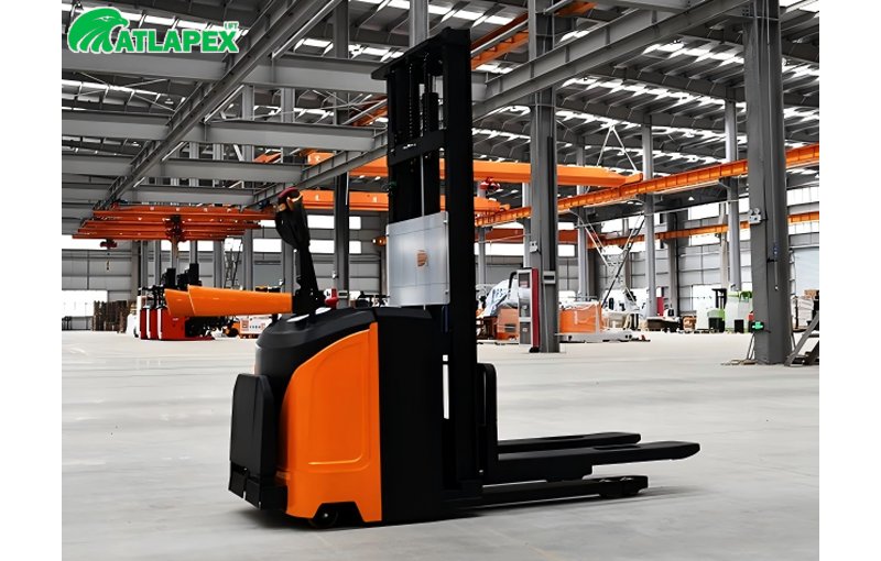 ATLAPEX CDD Series Stand-On Electric Pallet Stacker – Optimize Warehouse Storage & Handling Efficiency
