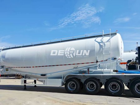 Four-axle Powder Tank Semi-trailer Departs for Kenya