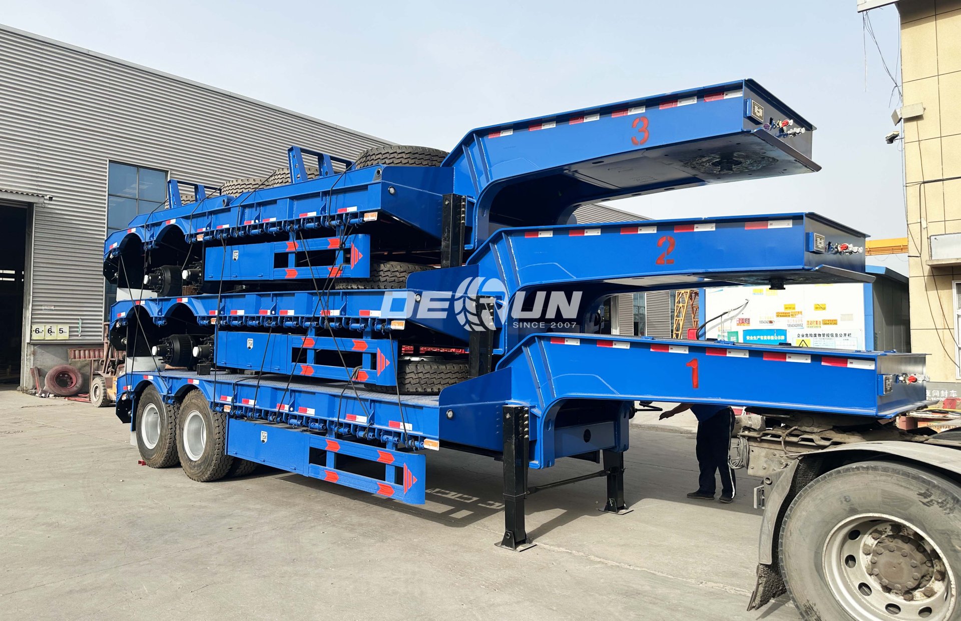 2 Axle Lowboy Semi Trailer4