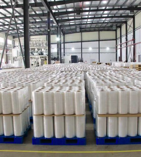 Bubble Wrap vs. Stretch Film: Choosing the Right Protective Packaging