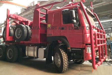 HOWO Tractor Truck with Timber Wood Carrier Semi Trailer