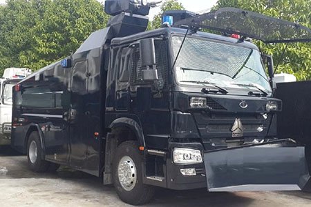 HOWO Anti Riot Police Water Cannon Truck