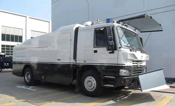 HOWO 8ton Police Anti Riot Water Cannon Truck