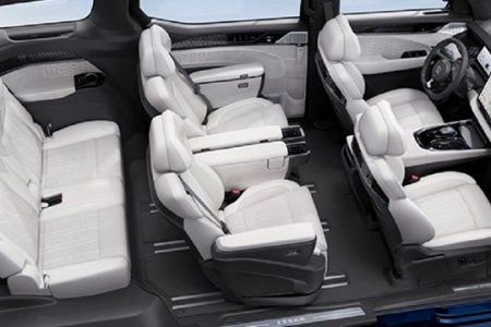 Electric 6 Seats MPV