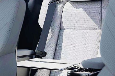 Electric 6 Seats MPV