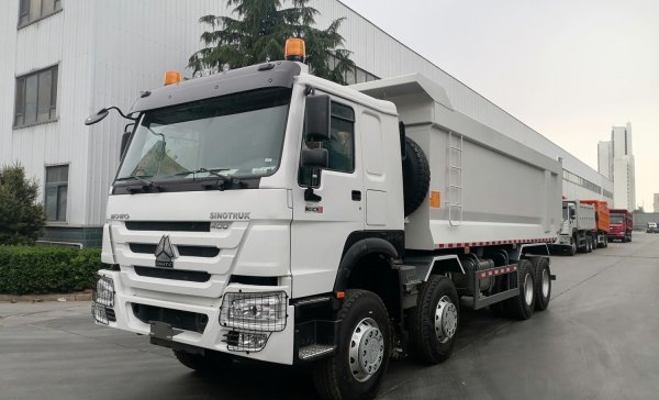 Sinotruk HOWO 8x4 Dump Truck