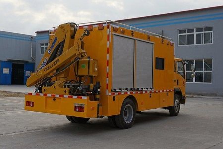Highway rescue truck, fire rescue vehicle with accompanying crane, rescue vehicle (1) - 副本