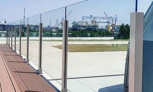 Safety laminated glass for fence