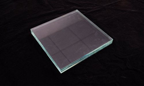 Customizable clear laminated glass