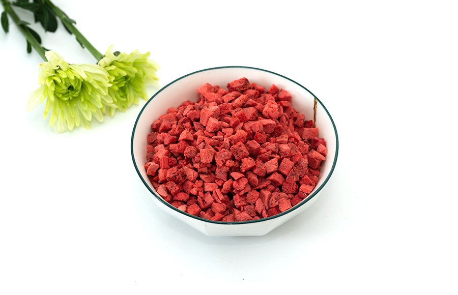 China-freeze-dried-strawberries-Dice-manufacturers