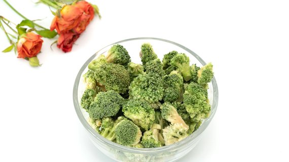 How Partner with a Bulk Freeze Dried Broccoli Florets Supplier for OEM Success?