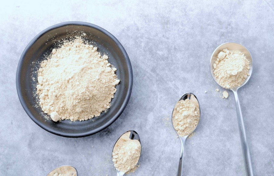 organic-freeze food-banana-powder-bowl-spoons