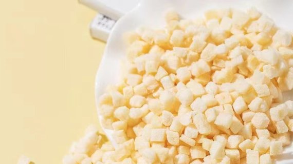 Artisan 5x5mm Freeze-Dried Apple Dices — Crisp Fruit Inclusions for B2B