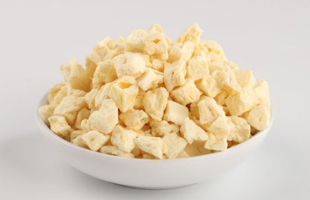 Bulk 5*5mm size  freeze dried pineapple 