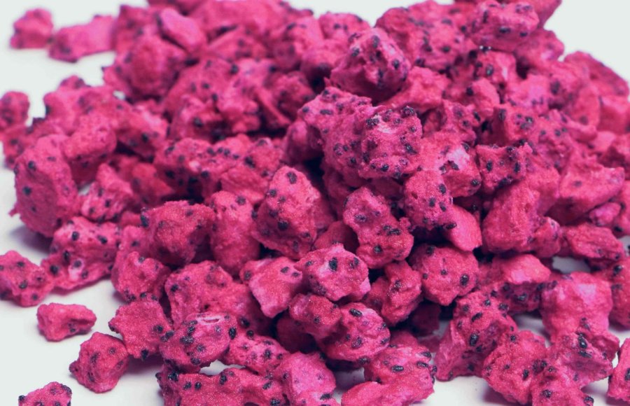 organic-dragonfruit-cubes