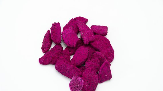 Vibrant Pitaya Freeze-Dried Cubes — Natural Red Dragon Fruit Inclusions