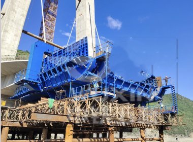 Cable-Stayed Forming Traveller