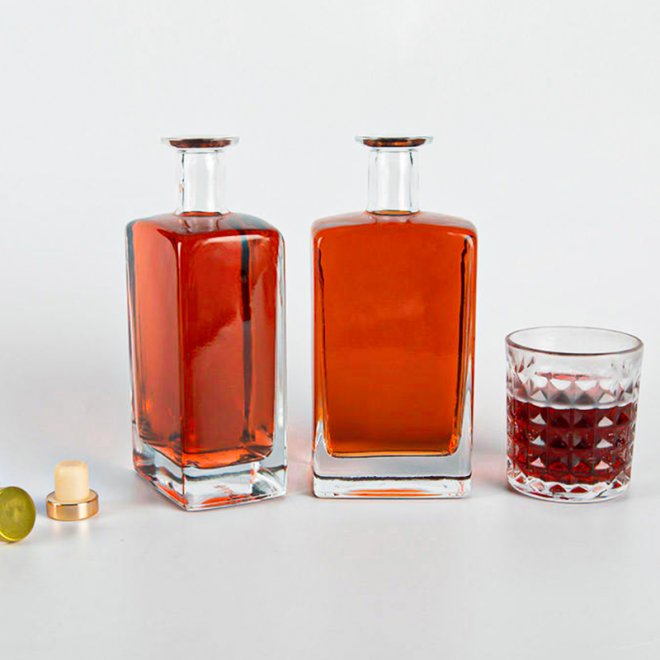  Stocks Empty Transparent Tequila Brandy Glass Bottle