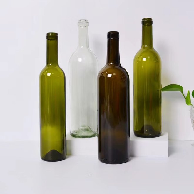 750ml Red Wine Cover Glass Roller Bottle