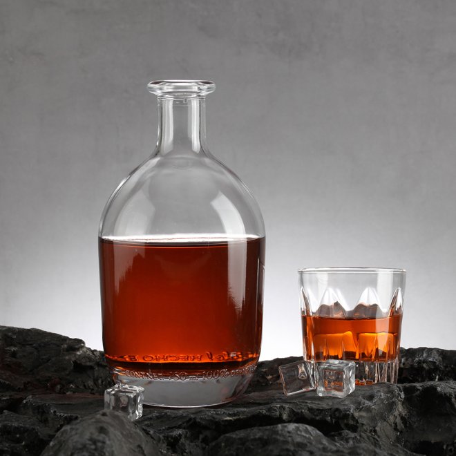 Wholesale Customised Super Flint 500ml Whisky Bottle and Cork