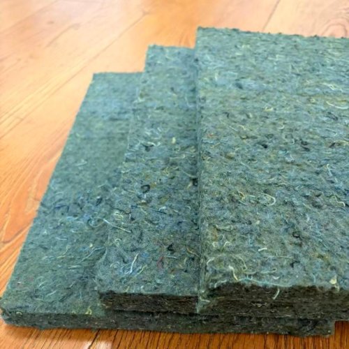 Environmentally friendly flame retardant felt