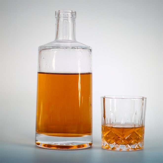 Mayorista 500ml 750ml Botellas de Vidrio Esmerilado para Licor Vintage