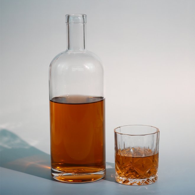 Botellas de vidrio rellenables para bebidas espirituosas de 750 ml Whisky Super Flint