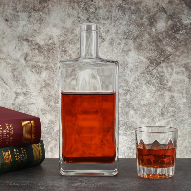 Botella cuadrada de vidrio de 500 ml para licores, ginebra, whisky, vino y vodka