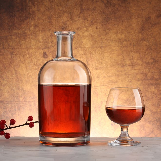 Botellas de vidrio para licores, ron, brandy, tequila y alcohol destilado para destilerías