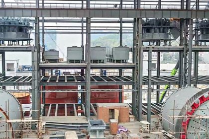 Hebei Shengnaipute | Guangxi Alumina: 4 sets of hydrocyclones and 4 sets of rotary screens successfully installed!