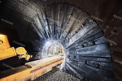 Hebei Shengnaipute | First set of integrated end rubber liners for φ7.9m ball mill in Tibet.