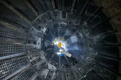 Wear-resistant parts are used in the largest ball mill in the newly built phosphate mine.