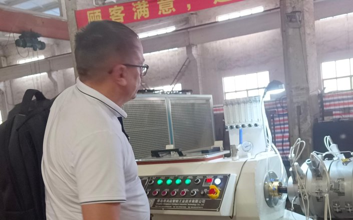 The acceptance of the PE pipe equipment by the Russian customer went very smoothly. We will continue to install other equipment in the future