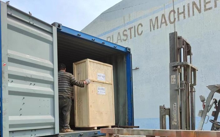  Plastic extruder machine transport to Algeria 
