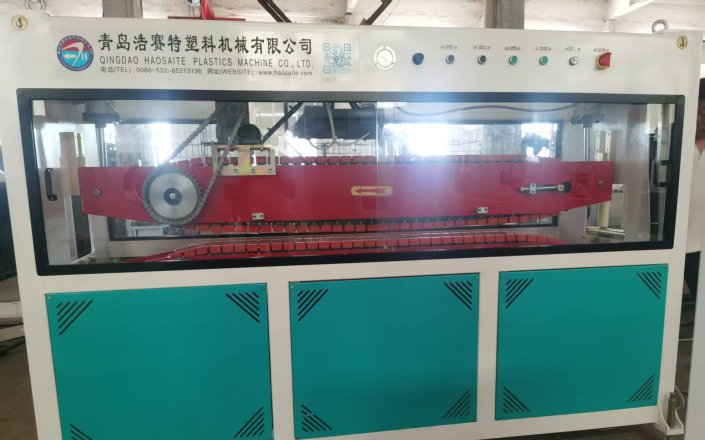 The pipe traction machines 