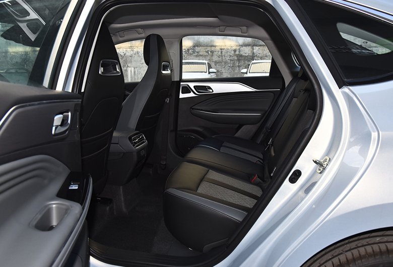 _0005_ca3de34ff4a92a2fcd40dec08e0561e