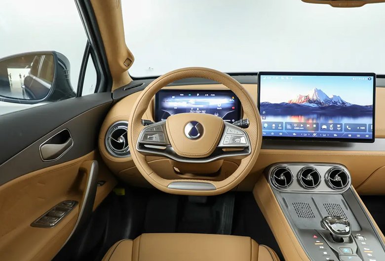 _0002_f8c289e995a4b94968f083947b74e70