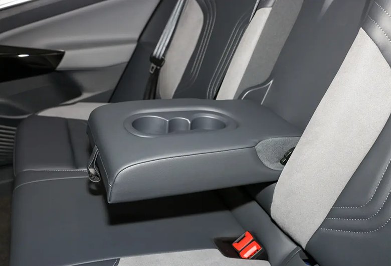 f5fbb8aa53e4e4ae5fc6117ed2aac98