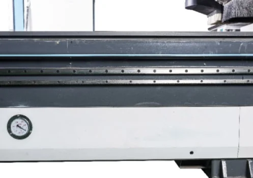 M&aacute;y phay CNC 4 trục ch&iacute;nh