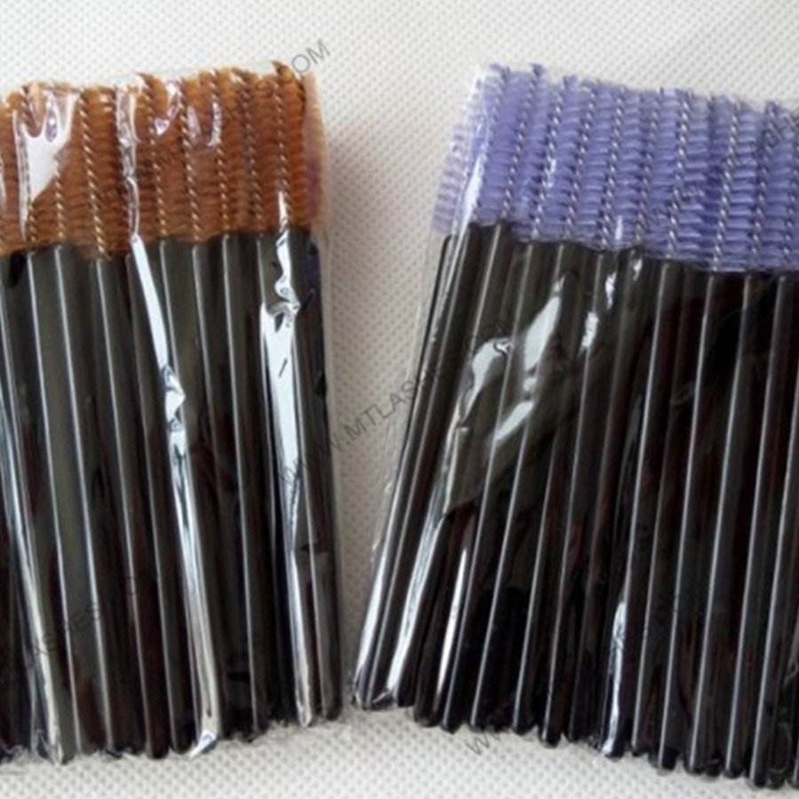 -1_0005_mascara brush 02