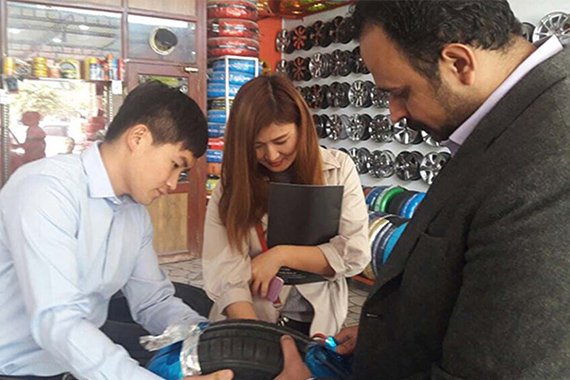 Visita al mercado de wideway en pakistán, Irán y Sri Lanka