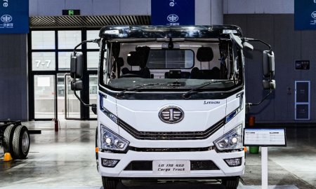 FAW light trucks accelerate their overseas expansion again, with 64 Tiger 6G trucks shipped to the Philippines.